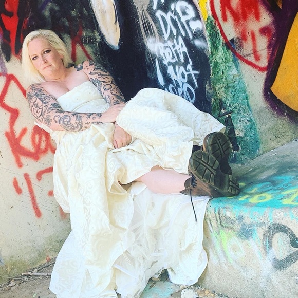 Meet your Posher, Kelli - Picture 6 of 7